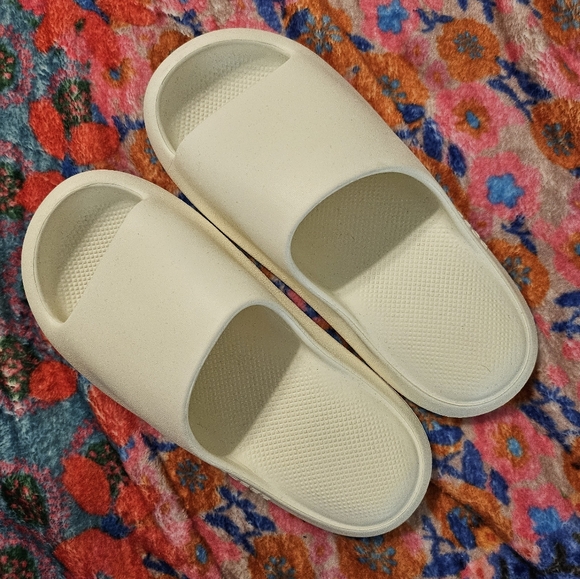 Flip Flops - Picture 2 of 2